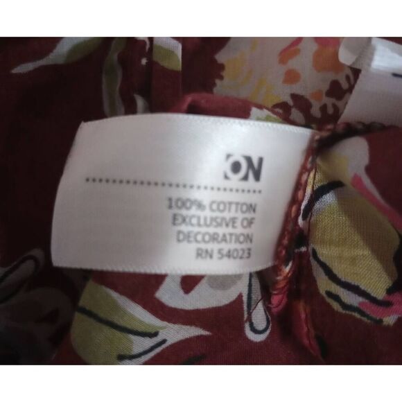 Old Navy Shirt Ladies Extra Large Red Floral Lightweight Button Front‎ Grandma - Picture 7 of 8